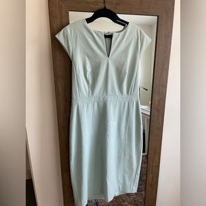 Ann Taylor split neck sheath dress - light mint color size 4